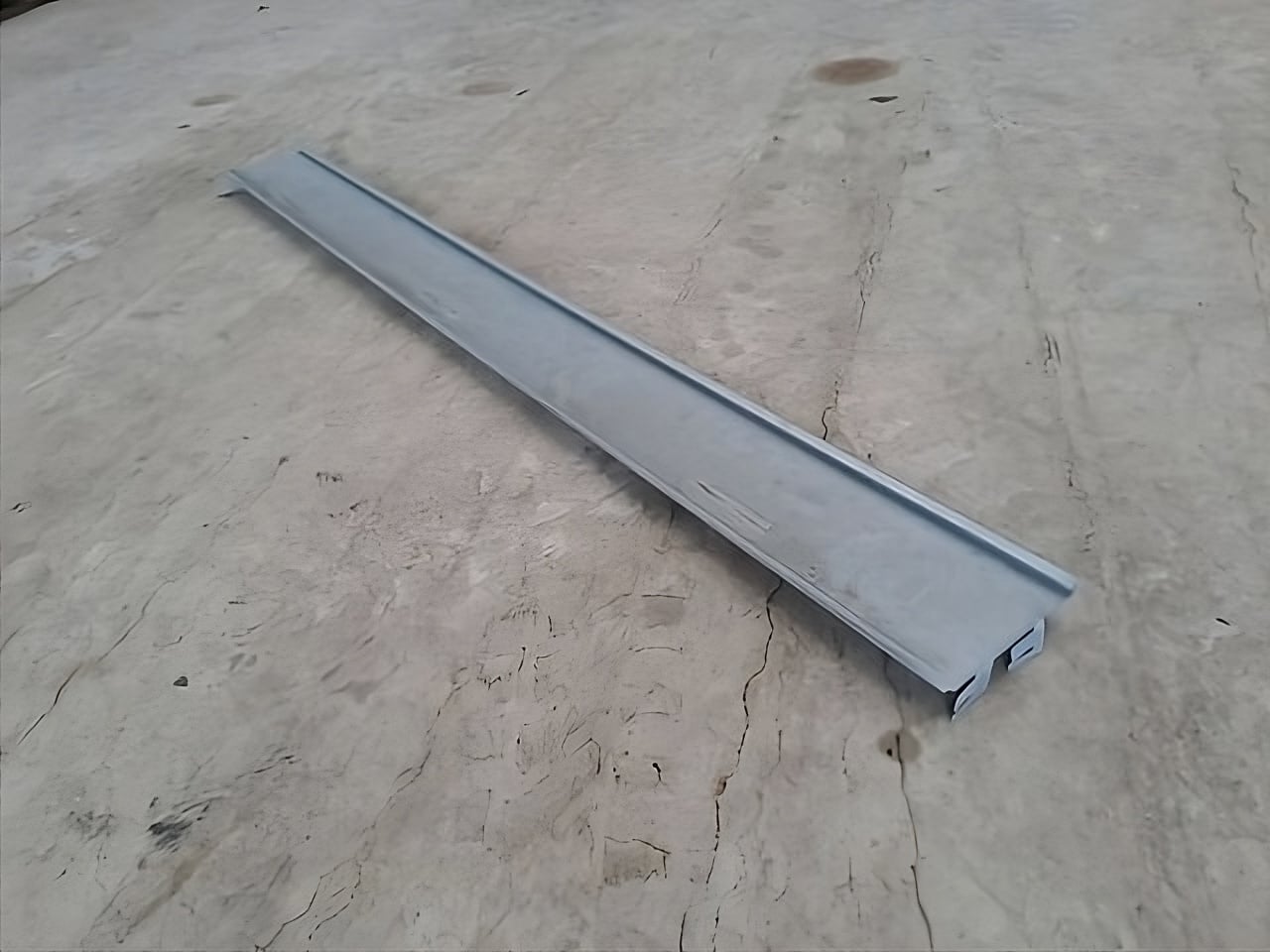 Rack de stockage d'occasion SSI Schäfer Vorsatzleisten R 8000 130mm x 1,282mm